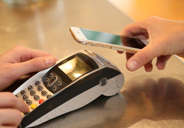 做移動支付招商賺錢嗎？